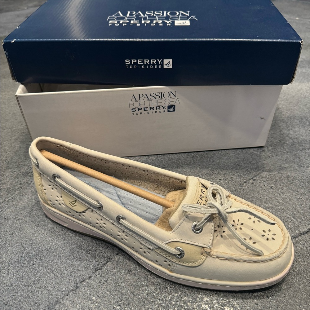 Women’s Sperry shoes